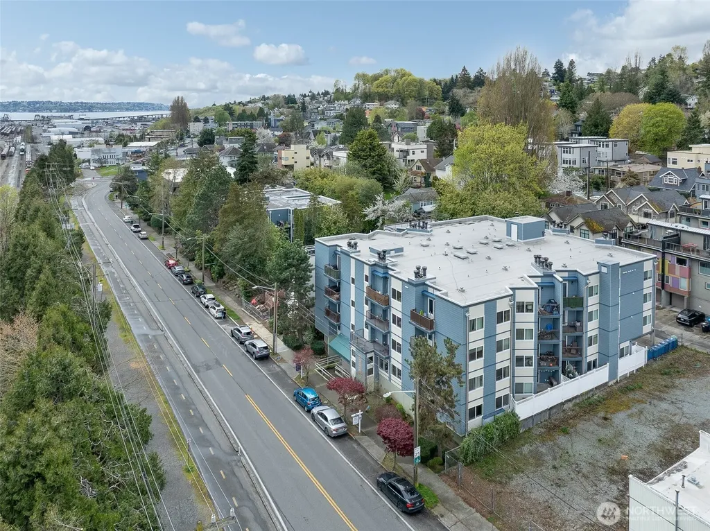 3045 20th Avenue W Seattle WA 98199