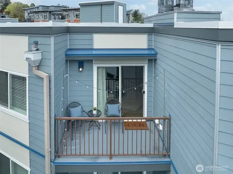 3045 20th Avenue W Seattle WA 98199