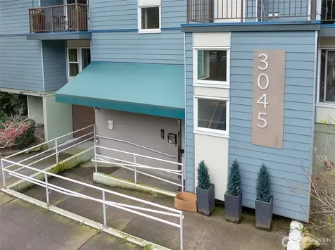 3045 20th Avenue W Seattle WA 98199
