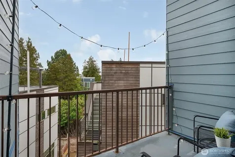 3045 20th Avenue W Seattle WA 98199