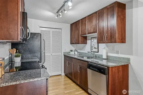 3045 20th Avenue W Seattle WA 98199