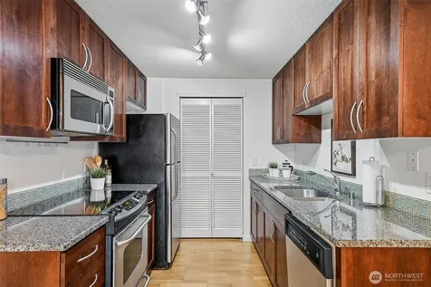 3045 20th Avenue W Seattle WA 98199