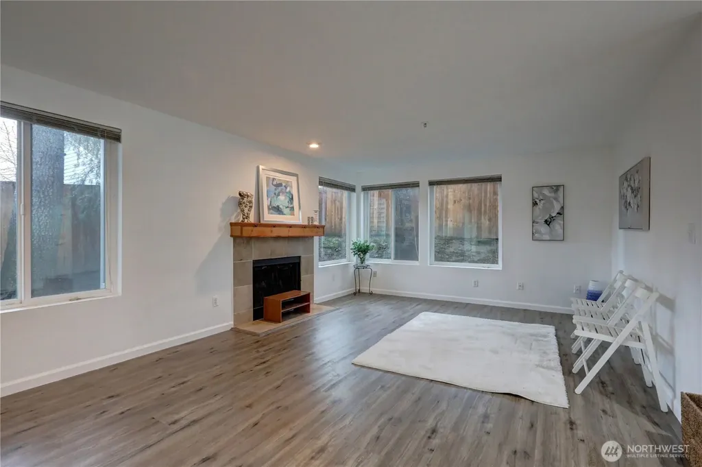 26335 116th Avenue NE Kent WA 98030