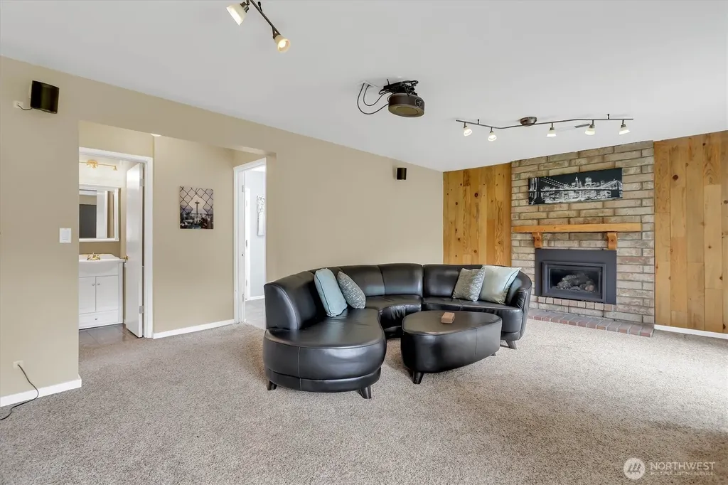 2212 186th Avenue NE Redmond WA 98052