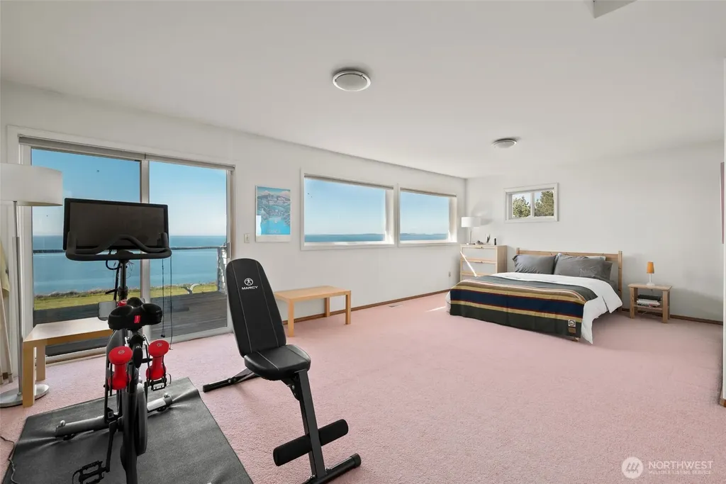 1889 West Beach Road Oak Harbor WA 98277