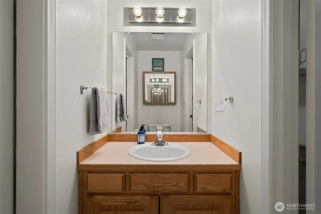1889 West Beach Road Oak Harbor WA 98277