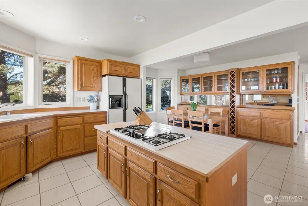 1889 West Beach Road Oak Harbor WA 98277