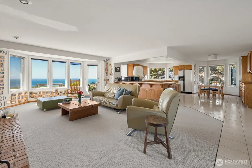 1889 West Beach Road Oak Harbor WA 98277