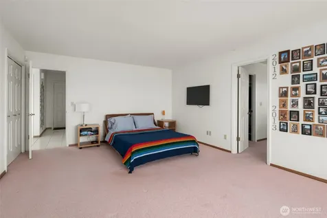 1889 West Beach Road Oak Harbor WA 98277