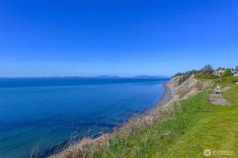 1889 West Beach Road Oak Harbor WA 98277