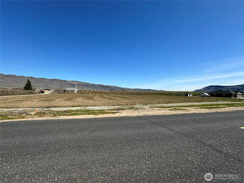 565 S Van Well Avenue East Wenatchee WA 98802