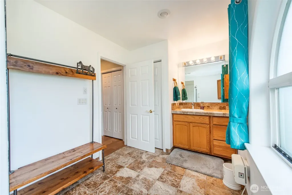 51 W Lancaster Lane Port Angeles WA 98362