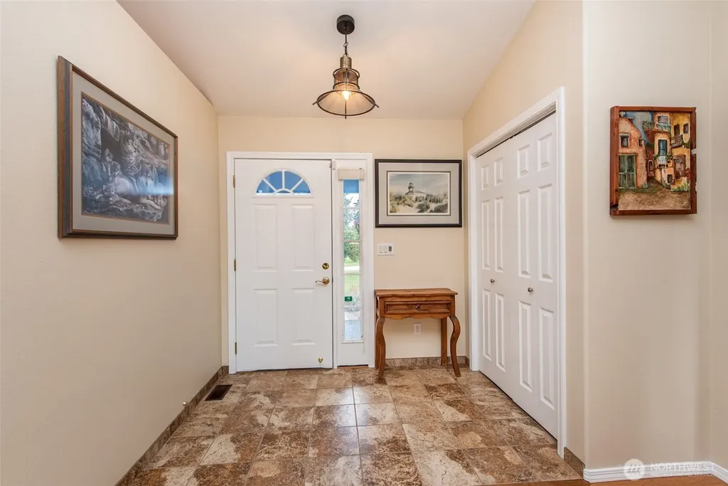 51 W Lancaster Lane Port Angeles WA 98362