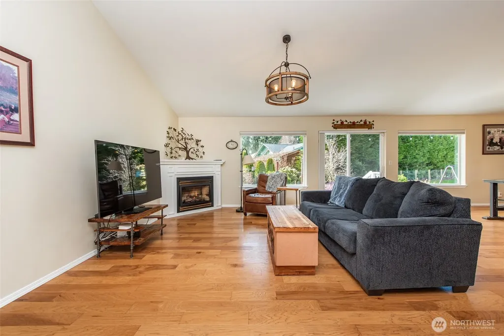 51 W Lancaster Lane Port Angeles WA 98362