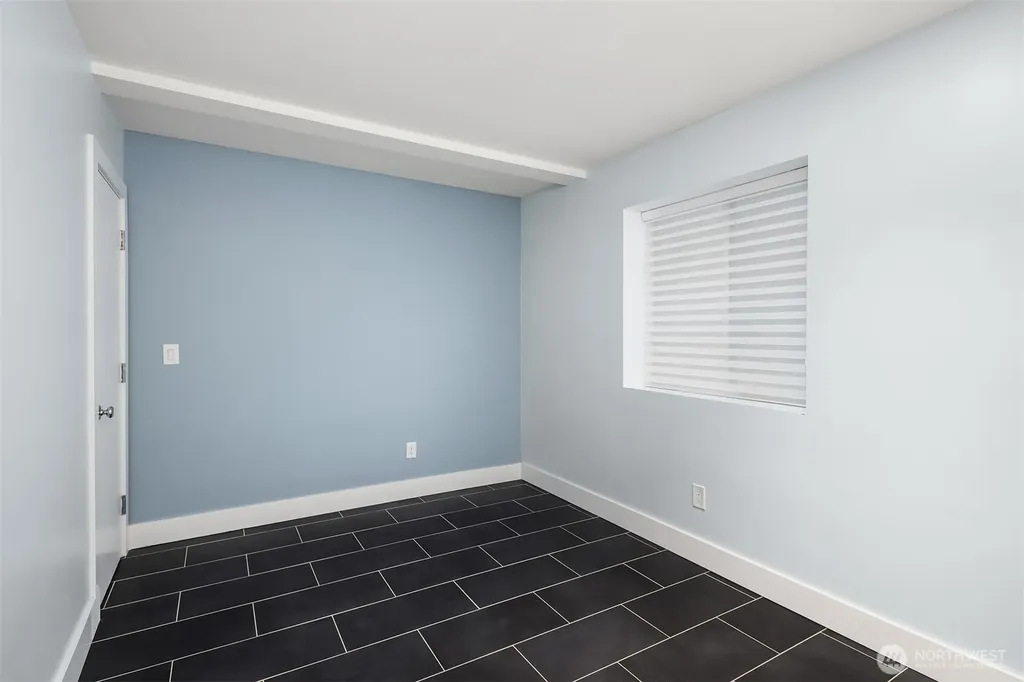 1534 Hillside Drive SE Issaquah WA 98027
