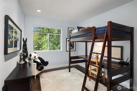 1534 Hillside Drive SE Issaquah WA 98027
