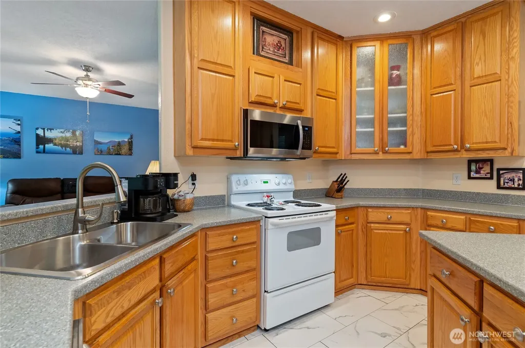 251 N Goldeneye Drive Hoodsport WA 98548
