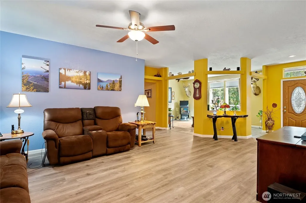 251 N Goldeneye Drive Hoodsport WA 98548
