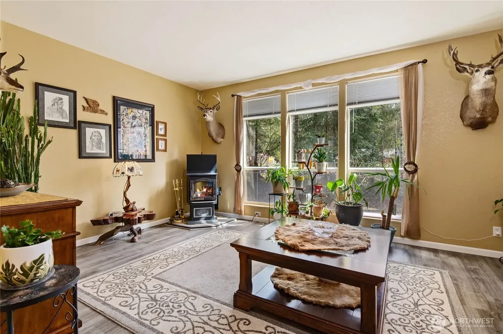 251 N Goldeneye Drive Hoodsport WA 98548