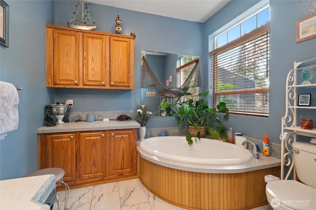 251 N Goldeneye Drive Hoodsport WA 98548