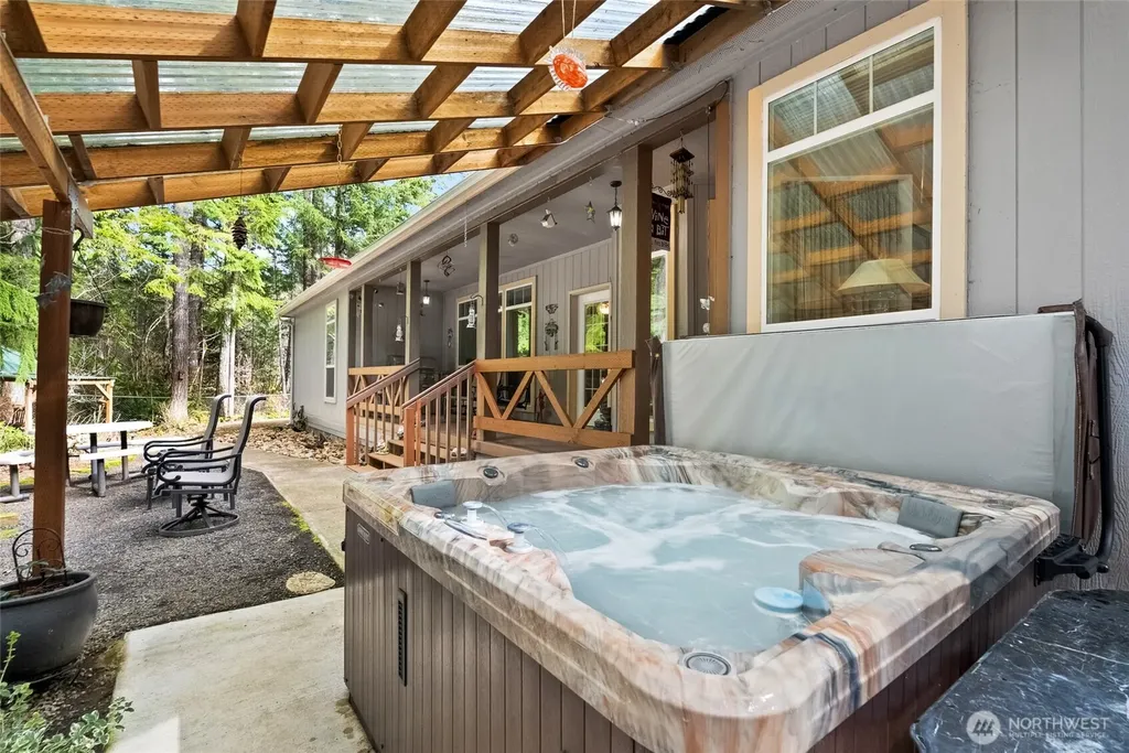 251 N Goldeneye Drive Hoodsport WA 98548