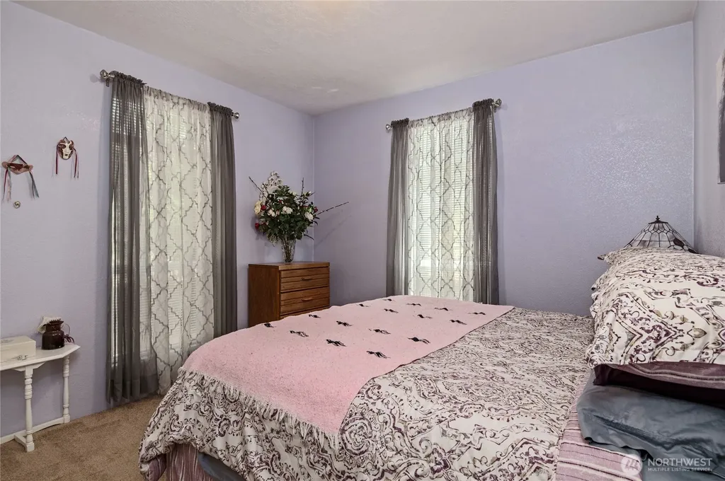 251 N Goldeneye Drive Hoodsport WA 98548