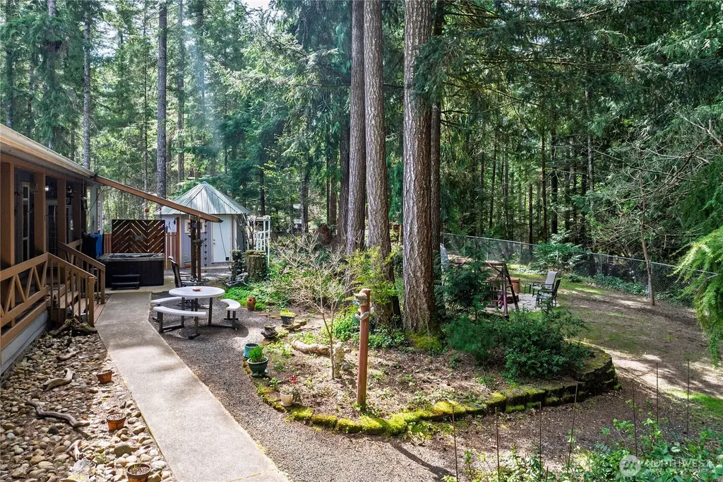 251 N Goldeneye Drive Hoodsport WA 98548