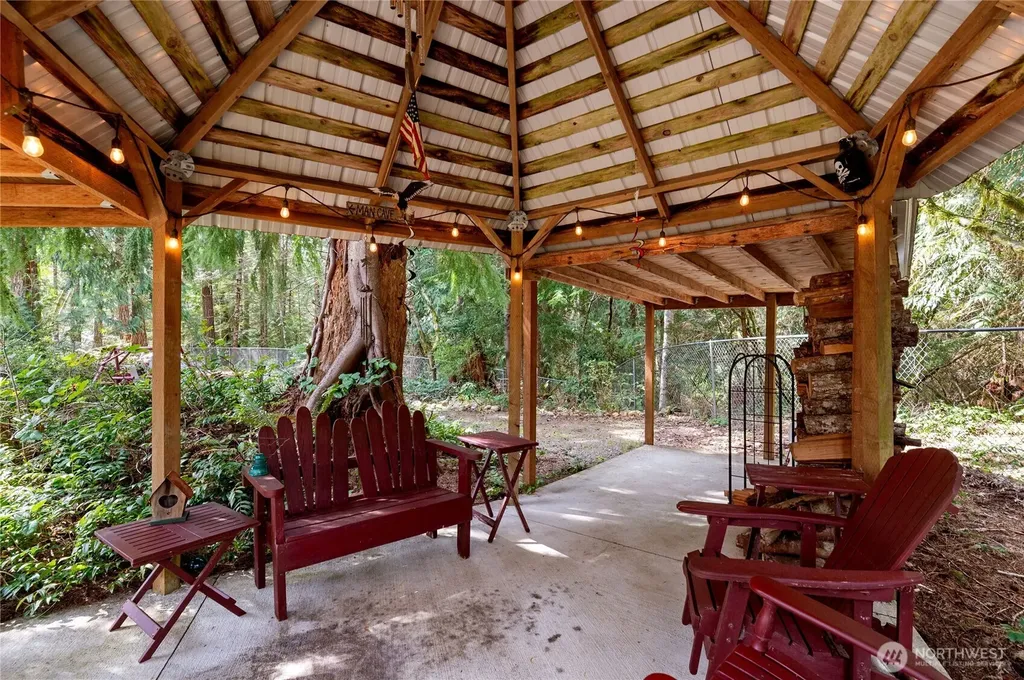 251 N Goldeneye Drive Hoodsport WA 98548