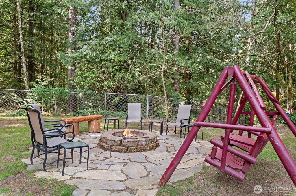 251 N Goldeneye Drive Hoodsport WA 98548
