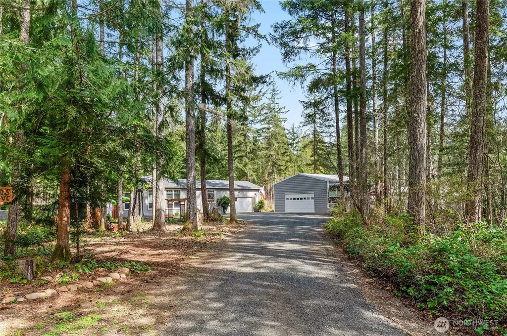 251 N Goldeneye Drive Hoodsport WA 98548
