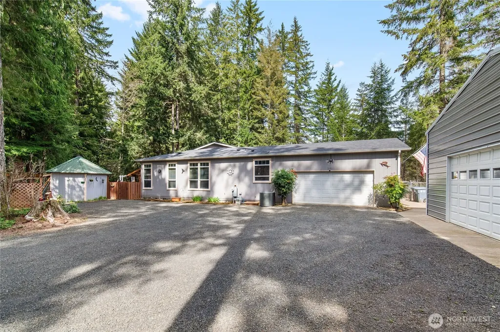 251 N Goldeneye Drive Hoodsport WA 98548