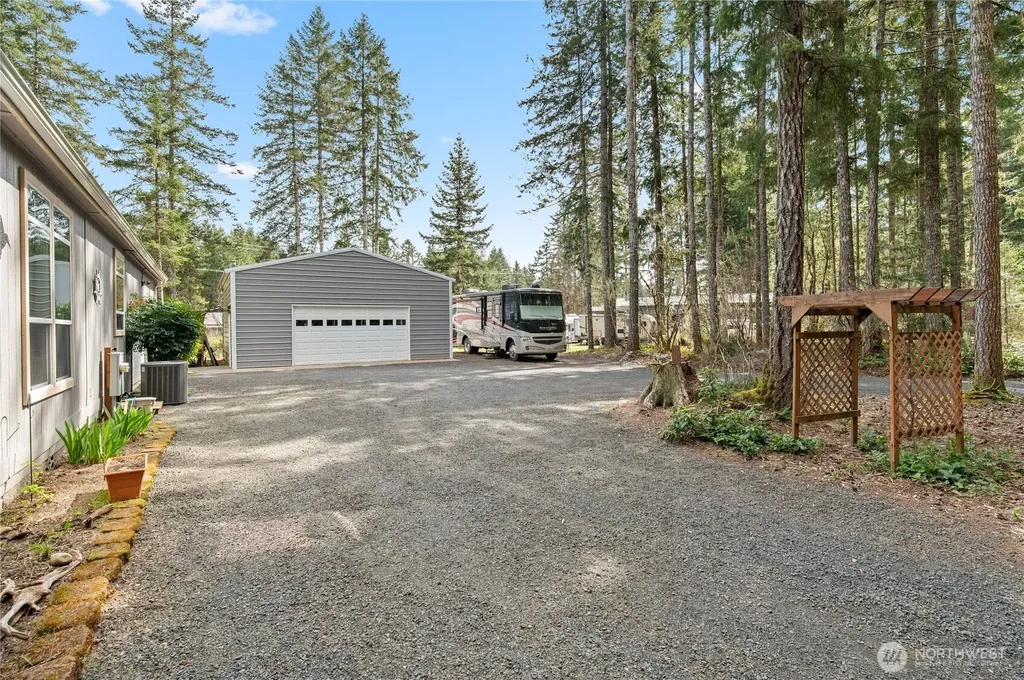 251 N Goldeneye Drive Hoodsport WA 98548