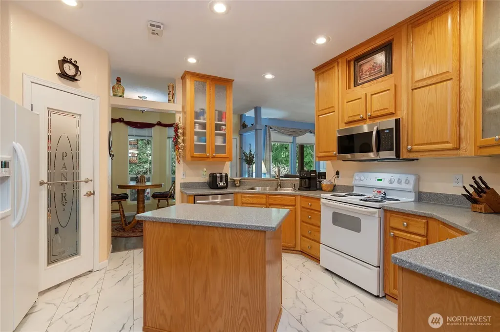 251 N Goldeneye Drive Hoodsport WA 98548