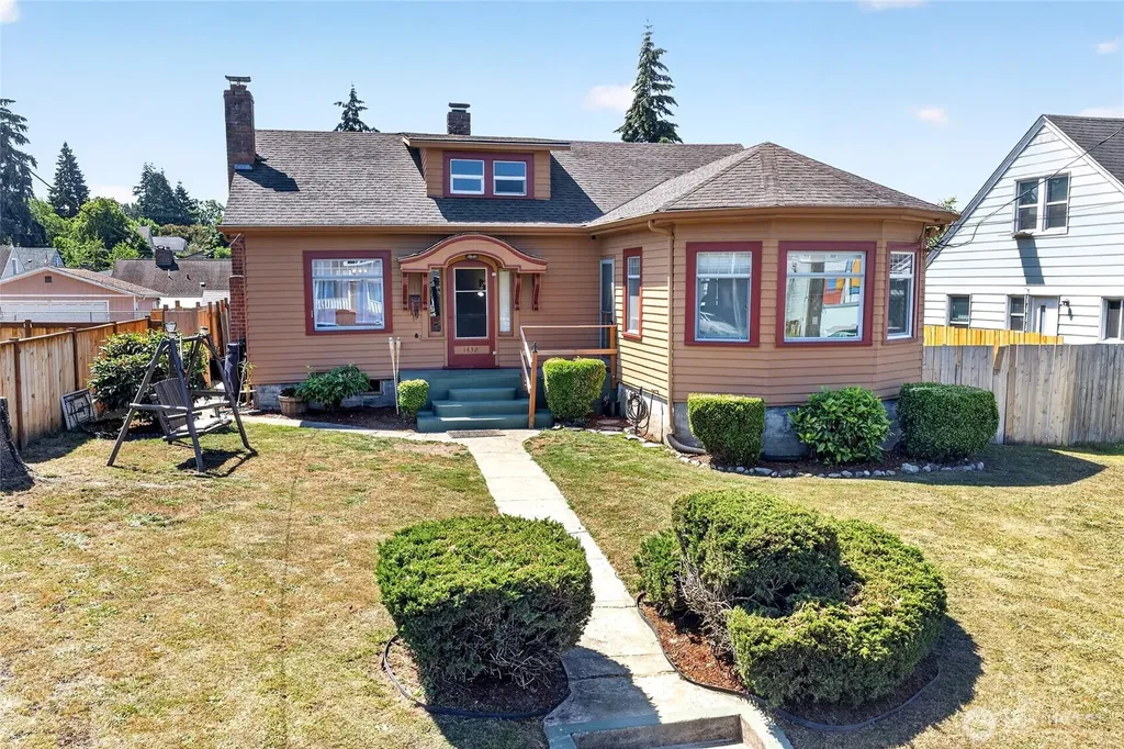1432 S 56th Street Tacoma WA 98408