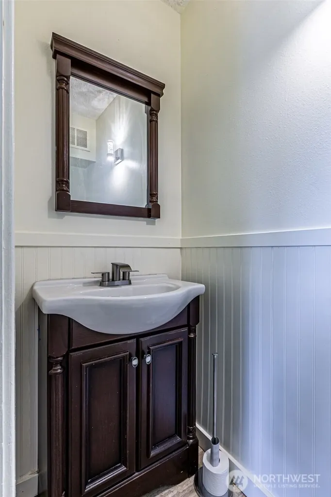 1432 S 56th Street Tacoma WA 98408