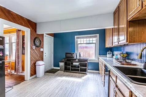 1432 S 56th Street Tacoma WA 98408