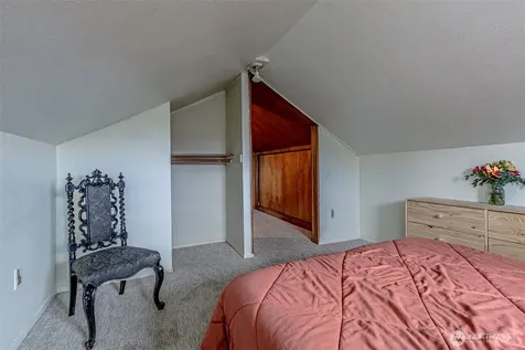 1432 S 56th Street Tacoma WA 98408