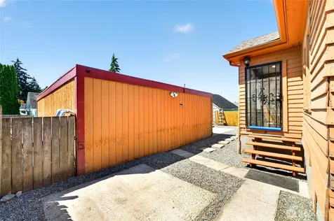 1432 S 56th Street Tacoma WA 98408