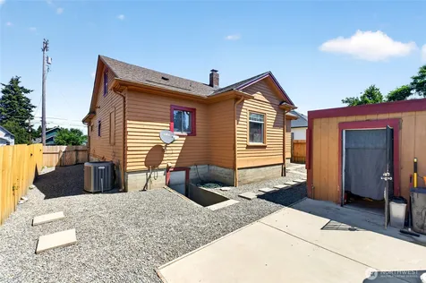 1432 S 56th Street Tacoma WA 98408