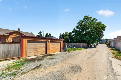 1432 S 56th Street Tacoma WA 98408