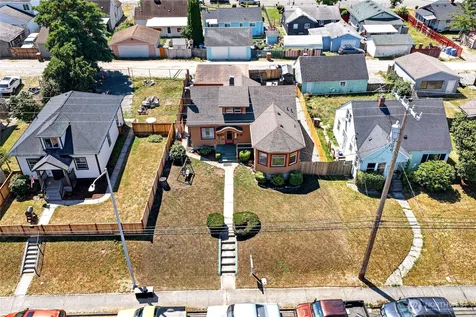 1432 S 56th Street Tacoma WA 98408