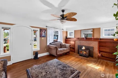 1432 S 56th Street Tacoma WA 98408