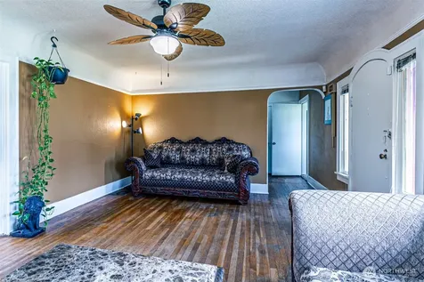 1432 S 56th Street Tacoma WA 98408
