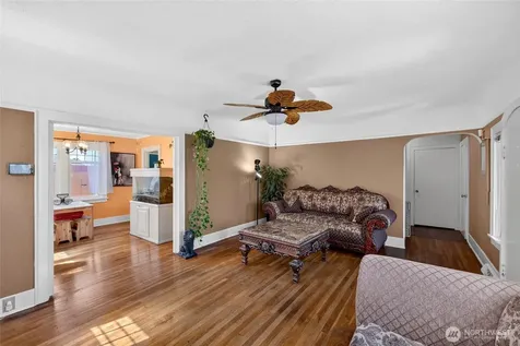 1432 S 56th Street Tacoma WA 98408