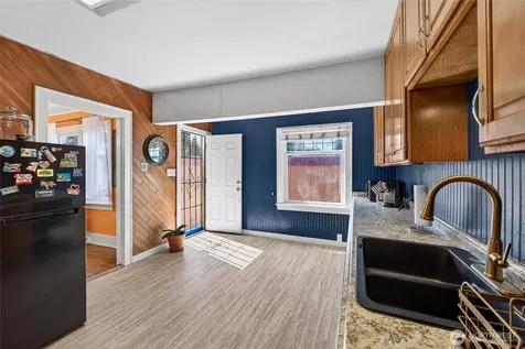 1432 S 56th Street Tacoma WA 98408