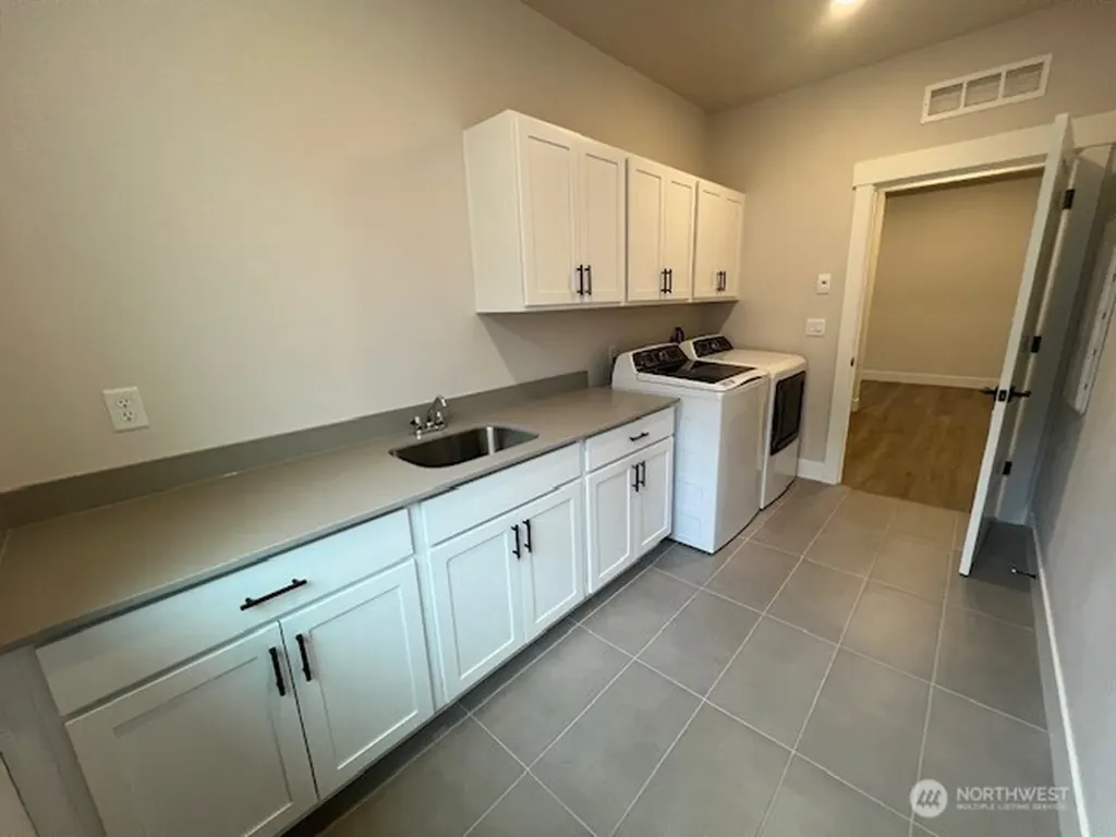 596 Thompson (Lot 18) Drive Enumclaw WA 98022