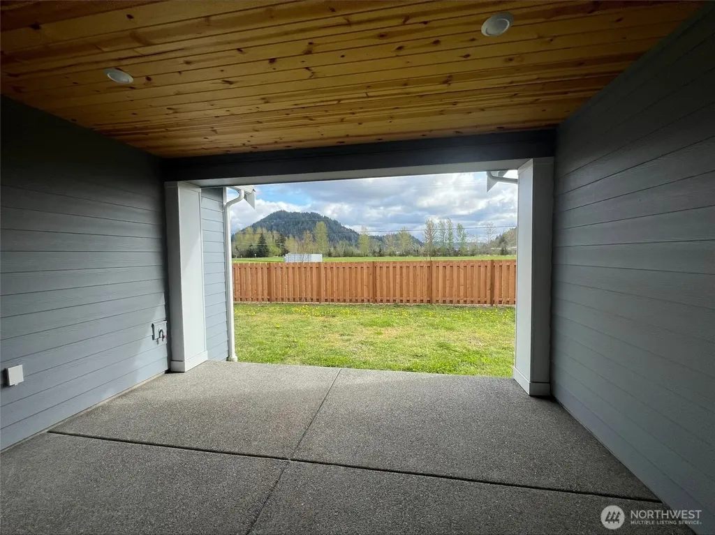 596 Thompson (Lot 18) Drive Enumclaw WA 98022