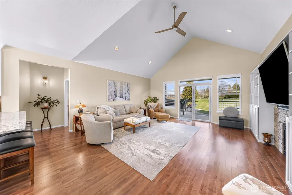 127 E Homestead Boulevard Lynden WA 98264