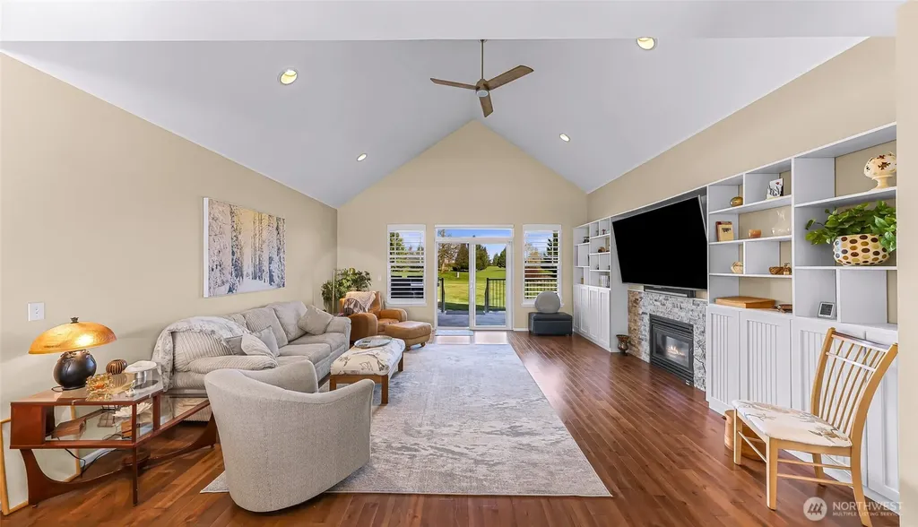 127 E Homestead Boulevard Lynden WA 98264