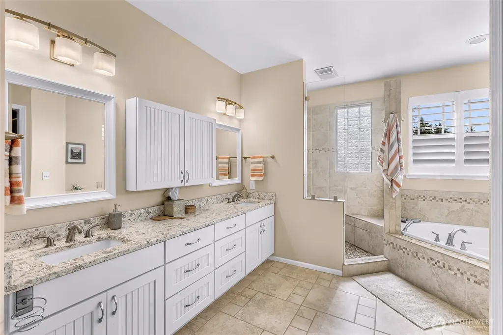 127 E Homestead Boulevard Lynden WA 98264
